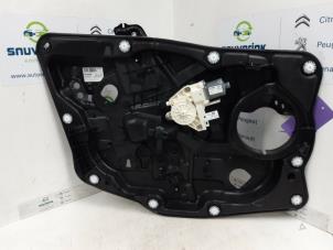 Used Window mechanism 4-door, front left Fiat 500X (334) 1.4 Multi Air 16V Price on request offered by Snuverink Autodemontage