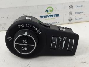 Usados Interruptor de luz Fiat 500X (334) 1.4 Multi Air 16V Precio € 35,00 Norma de margen ofrecido por Snuverink Autodemontage