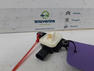 Used Airbag sensor Fiat 500X (334) 1.4 Multi Air 16V Price € 30,00 Margin scheme offered by Snuverink Autodemontage
