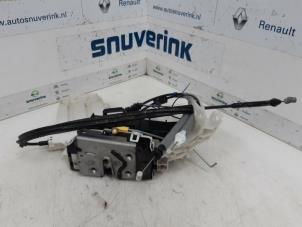 Used Door lock mechanism 4-door, front left Fiat 500X (334) 1.4 Multi Air 16V Price on request offered by Snuverink Autodemontage