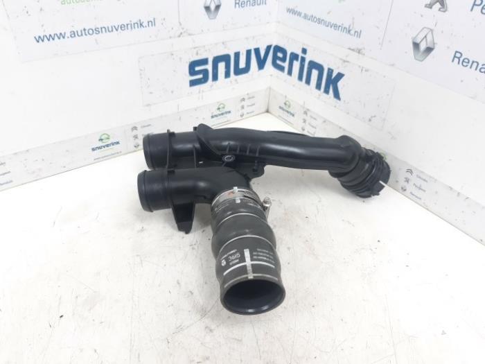 Gebrauchte Intercooler Schlauch Peugeot Partner Tepee (7A/B/C/D/E/F/G/J/P/S) 1.6 BlueHDi 100 Preis € 30,84 Mit Mehrwertsteuer angeboten von Snuverink Autodemontage