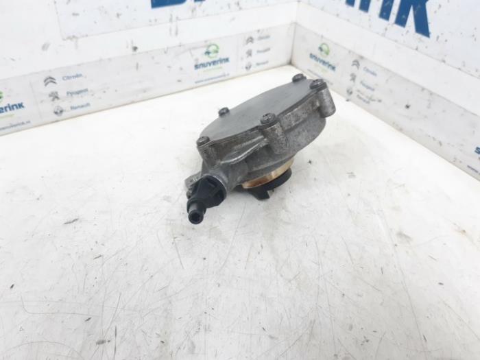 Bomba de vacío (Gasolina) de un Peugeot 208 I (CA/CC/CK/CL) 1.6 Vti 16V 2014