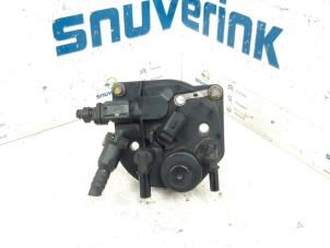 Usagé Boîtier de filtre carburant Citroen C3 (SC) 1.6 HDi 92 Prix € 47,00 Règlement à la marge proposé par Snuverink Autodemontage