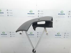 Used Rear bumper component, right Renault Trafic New (FL) 2.0 dCi 16V 90 Price € 60,50 Inclusive VAT offered by Snuverink Autodemontage
