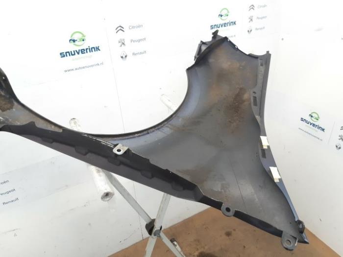 Front wing, right from a Renault Modus/Grand Modus (JP) 1.6 16V 2005