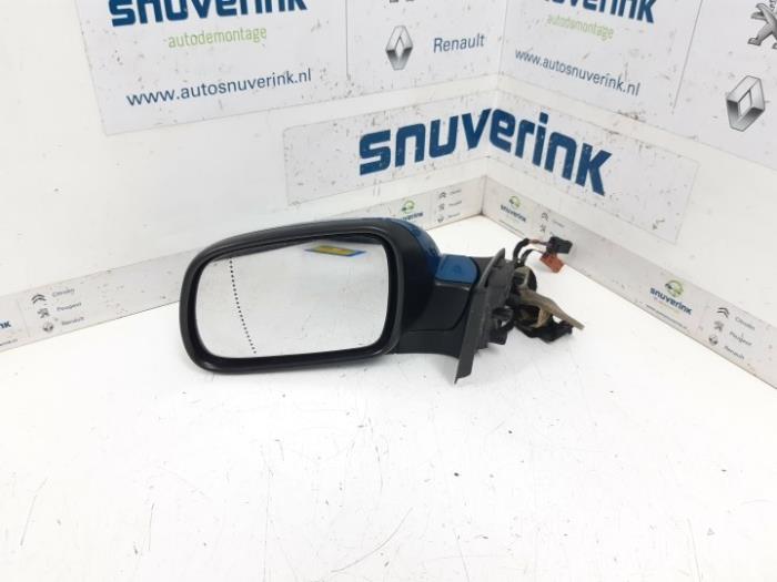 Wing mirror, left from a Peugeot 307 CC (3B) 2.0 16V 2008