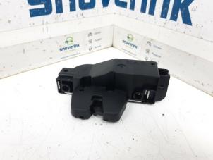 Used Tailgate lock mechanism Peugeot 307 CC (3B) 2.0 16V Price € 20,00 Margin scheme offered by Snuverink Autodemontage