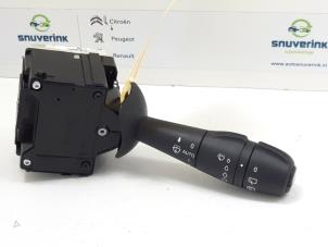 Used Wiper switch Renault Captur (2R) 1.2 TCE 16V EDC Price € 30,00 Margin scheme offered by Snuverink Autodemontage