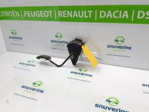 Używane Pedal gazu Renault Trafic New (FL) 2.0 dCi 16V 90 Cena € 42,35 Z VAT oferowane przez Snuverink Autodemontage