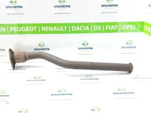 Used Exhaust front section Renault Trafic New (FL) 2.0 dCi 16V 90 Price € 48,40 Inclusive VAT offered by Snuverink Autodemontage
