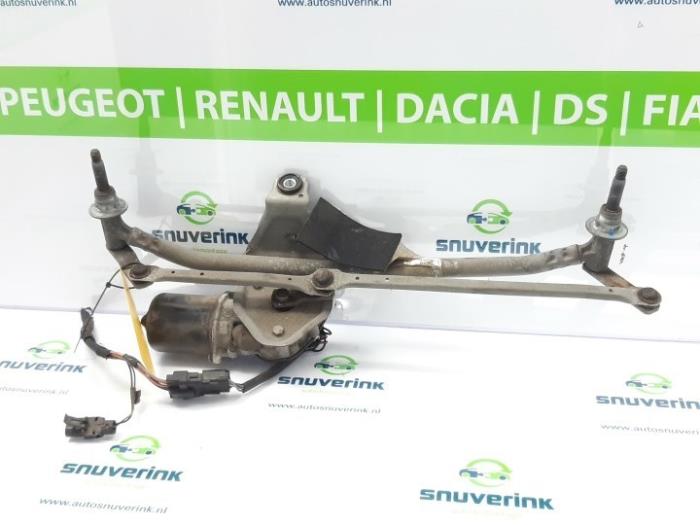 Wiper motor + mechanism from a Renault Trafic New (FL) 2.0 dCi 16V 90 2008