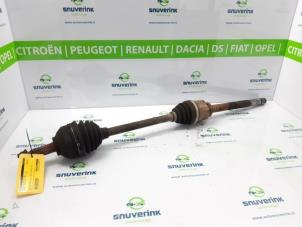 Used Front drive shaft, right Renault Trafic New (FL) 2.0 dCi 16V 90 Price € 90,75 Inclusive VAT offered by Snuverink Autodemontage