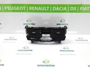 Used Dashboard vent Renault Laguna III Estate (KT) 2.0 dCi 16V FAP GT Price € 48,40 Inclusive VAT offered by Snuverink Autodemontage
