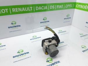 Używane Pompa ABS Citroen C4 Berline (LC) 1.6 HDi 16V Cena € 100,00 Procedura marży oferowane przez Snuverink Autodemontage