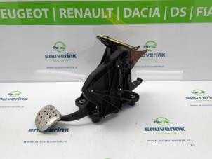 Used Brake pedal Renault Laguna III Estate (KT) 2.0 dCi 16V FAP GT Price € 50,00 Margin scheme offered by Snuverink Autodemontage