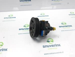 Used Power steering pump Peugeot 607 (9D/U) 2.9 V6 24V Price € 60,00 Margin scheme offered by Snuverink Autodemontage