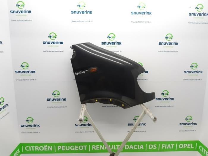 Używane Blotnik prawy przód Renault Master II (FD/HD) 2.2 dCi 16V Cena € 69,42 Z VAT oferowane przez Snuverink Autodemontage