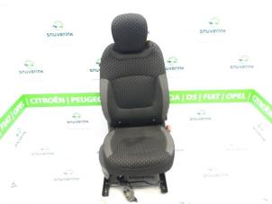 Gebrauchte Sitz rechts Renault Captur (2R) 1.2 TCE 16V EDC Preis € 90,00 Margenregelung angeboten von Snuverink Autodemontage