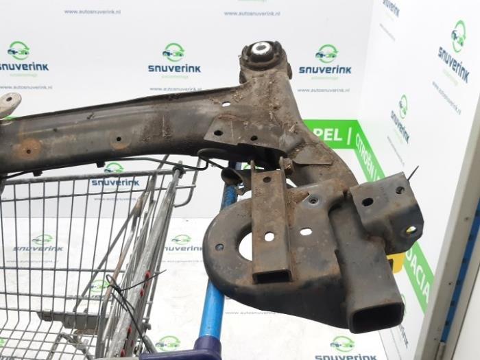 Rear-wheel drive axle from a Renault Laguna III Estate (KT) 2.0 dCi 16V FAP GT 2008