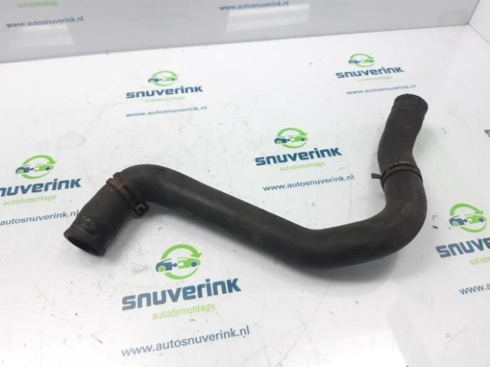 Radiator hose from a Renault Master III (FD/HD) 2.2 dCi 16V 2003