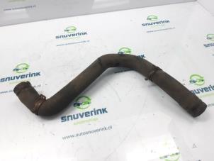 Used Radiator hose Renault Master III (FD/HD) 2.2 dCi 16V Price € 42,35 Inclusive VAT offered by Snuverink Autodemontage
