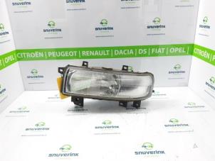 Used Headlight, left Renault Master III (FD/HD) 2.2 dCi 16V Price € 72,60 Inclusive VAT offered by Snuverink Autodemontage