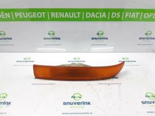 Gebrauchte Richtungsanzeiger links Renault Master III (FD/HD) 2.2 dCi 16V Preis € 30,25 Mit Mehrwertsteuer angeboten von Snuverink Autodemontage