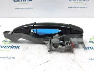 Used Front door handle 4-door, right Peugeot 207 SW (WE/WU) 1.4 16V Vti Price € 25,00 Margin scheme offered by Snuverink Autodemontage
