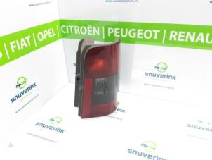 Usados Luz trasera derecha Peugeot Partner 1.9 D Precio € 25,00 Norma de margen ofrecido por Snuverink Autodemontage