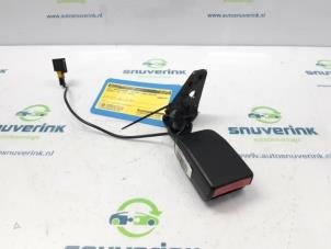 Usagé Insertion ceinture de sécurité arrière gauche Peugeot 207 SW (WE/WU) 1.4 16V Vti Prix sur demande proposé par Snuverink Autodemontage