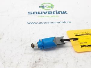 Used Brake light switch Renault Scénic II (JM) 1.6 16V Price on request offered by Snuverink Autodemontage