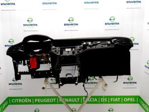 Usagé Tableau de bord Citroen DS3 (SA) 1.6 e-HDi Prix € 200,00 Règlement à la marge proposé par Snuverink Autodemontage