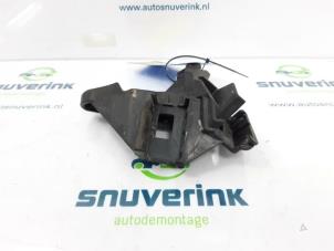 Used Support (miscellaneous) Peugeot 208 I (CA/CC/CK/CL) 1.2 Vti 12V PureTech 82 Price € 20,00 Margin scheme offered by Snuverink Autodemontage