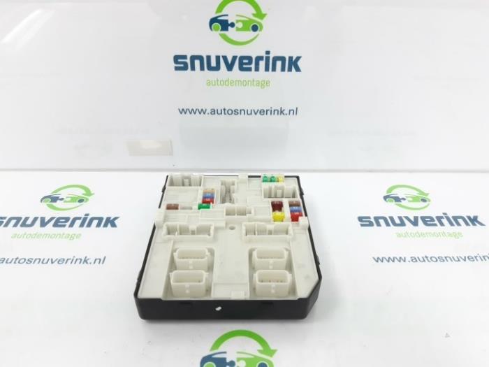 Fuse box Renault Megane III Berline 1.5 dCi 110 - 284B69027R RENAULT