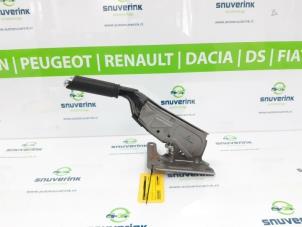 Used Parking brake lever Renault Megane III Berline (BZ) 1.5 dCi 110 Price € 35,00 Margin scheme offered by Snuverink Autodemontage