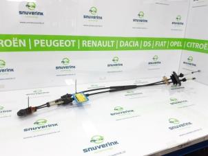Usagé Câble commutation boîte de vitesse Peugeot 2008 (CU) 1.2 12V e-THP PureTech 130 Prix € 70,00 Règlement à la marge proposé par Snuverink Autodemontage