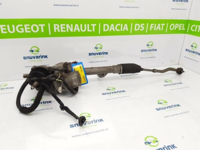 Begagnade Styrbox Peugeot 208 I (CA/CC/CK/CL) 1.2 Vti 12V PureTech 82 Pris € 125,00 Marginaltabell erbjuds av Snuverink Autodemontage