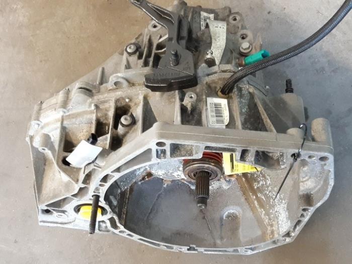 Gearbox from a Renault Megane IV Estate (RFBK) 1.2 Energy TCE 130 2017