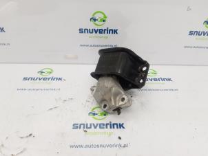 Używane Wspornik silnika Peugeot Partner (GC/GF/GG/GJ/GK) 1.6 HDI 75 Phase 2 Cena € 42,34 Z VAT oferowane przez Snuverink Autodemontage