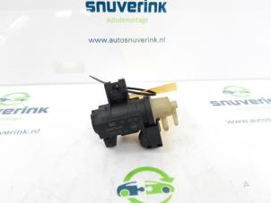 Used Vacuum relay Renault Clio IV Estate/Grandtour (7R) 1.5 Energy dCi 90 FAP Price € 30,00 Margin scheme offered by Snuverink Autodemontage