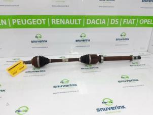 Used Front drive shaft, right Renault Clio IV (5R) 0.9 Energy TCE 90 12V Price € 80,00 Margin scheme offered by Snuverink Autodemontage