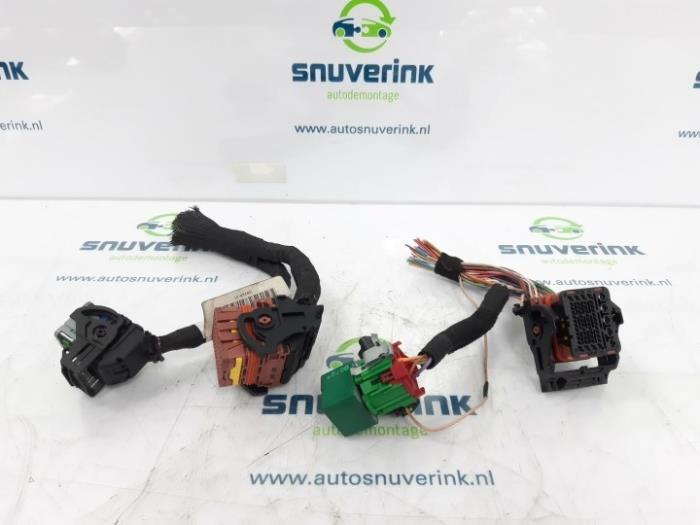 Usados Conector Peugeot 308 SW (4E/H) 1.6 16V THP 150 Precio € 19,98 Norma de margen ofrecido por Snuverink Autodemontage
