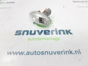 Usagé Feu clignotant droit Peugeot 107 1.0 12V Prix € 5,00 Règlement à la marge proposé par Snuverink Autodemontage