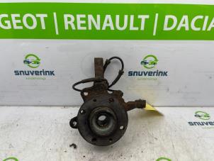 Gebrauchte Achsschenkel links vorne Renault Kangoo (KC) 1.4 Preis € 30,00 Margenregelung angeboten von Snuverink Autodemontage
