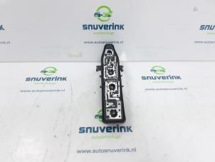Used PCB, right taillight Renault Scénic II (JM) 1.9 dCi 120 Price € 20,00 Margin scheme offered by Snuverink Autodemontage