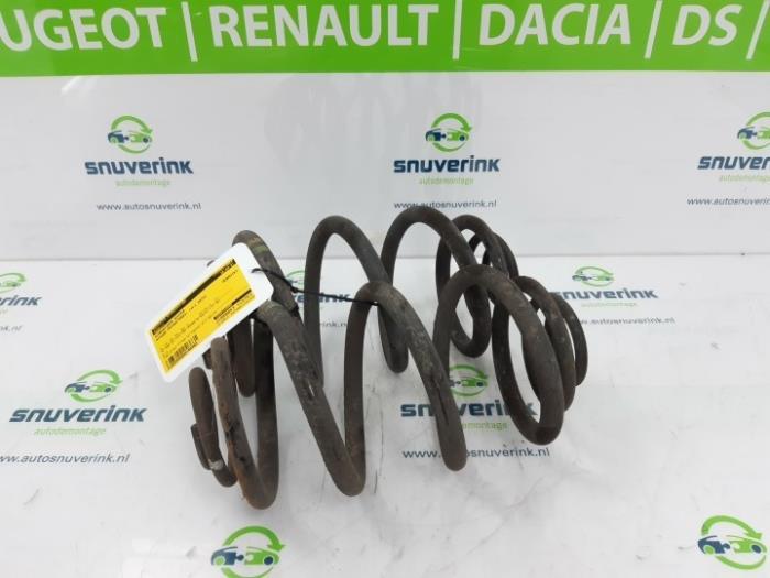 Rear coil spring from a Nissan Primastar 2.0 dCi 90 2014