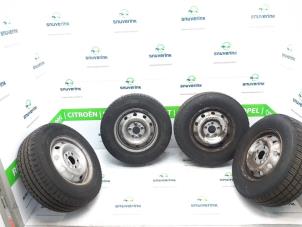 Gebrauchte Felgen Set + Reifen Fiat Ducato (230/231/232) 2.8 id TD Preis € 275,00 Margenregelung angeboten von Snuverink Autodemontage