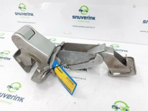 Used Rear door hinge, right Peugeot Expert (G9) 1.6 HDi 90 Price € 48,40 Inclusive VAT offered by Snuverink Autodemontage
