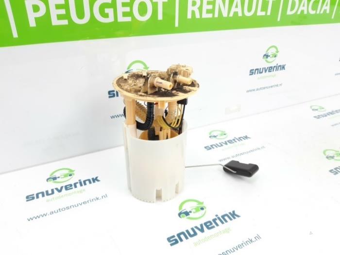 Electric fuel pump from a Renault Megane IV (RFBB) 1.5 Energy dCi 110 2017