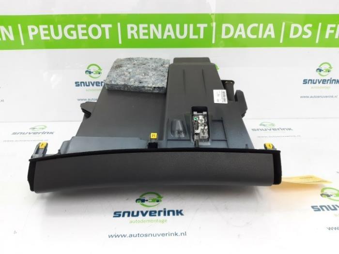 Guantera de un Renault Megane IV (RFBB) 1.5 Energy dCi 110 2017